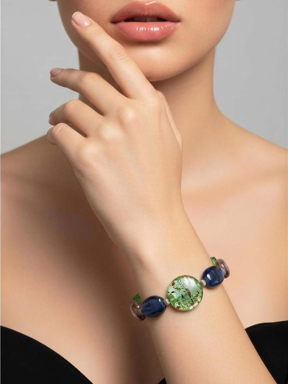 0290 Handcrafted Glass Beaded Bracelet in Green and Navy